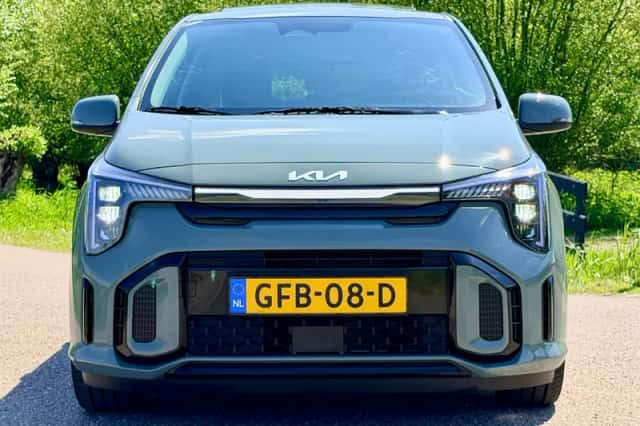 Kia Picanto (2024) thumbnail 3