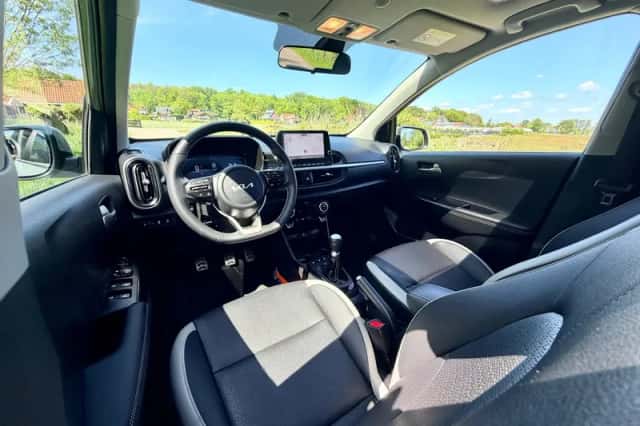 Kia Picanto (2024) thumbnail 22