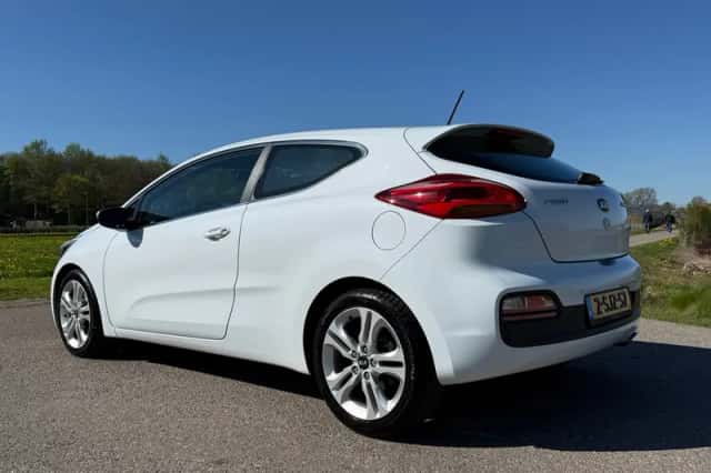 Kia Pro_cee'd (2013) thumbnail 3