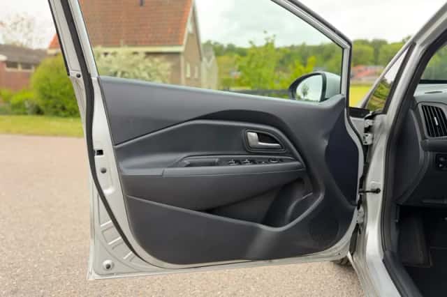 Kia Rio (2014) thumbnail 11
