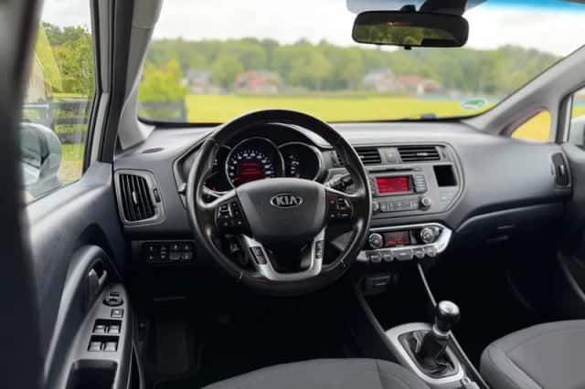 Kia Rio (2014) thumbnail 12