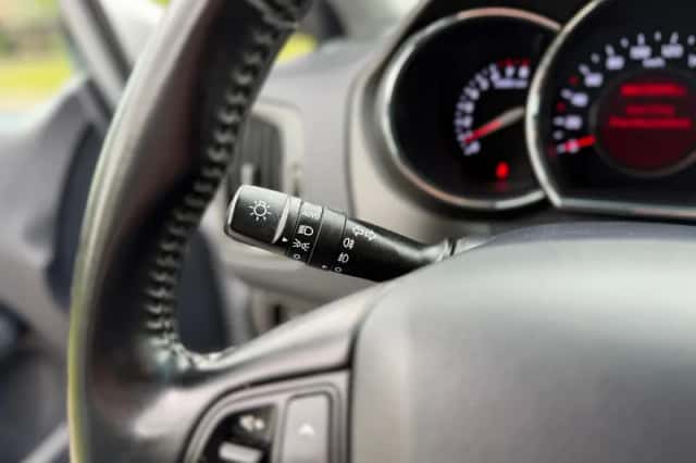 Kia Rio (2014) thumbnail 14