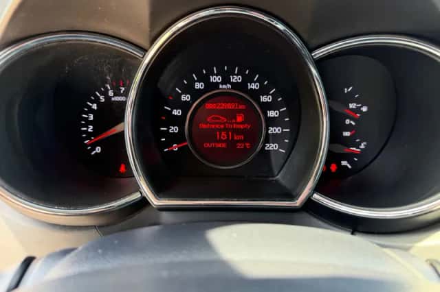 Kia Rio (2013) thumbnail 16