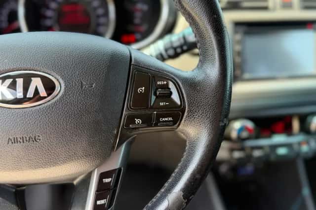 Kia Rio (2013) thumbnail 17