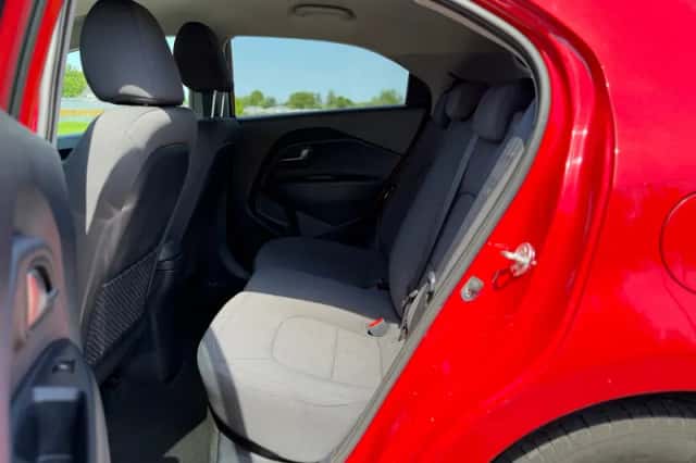 Kia Rio (2013) thumbnail 19