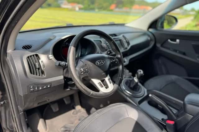 Kia Sportage (2011) thumbnail 11