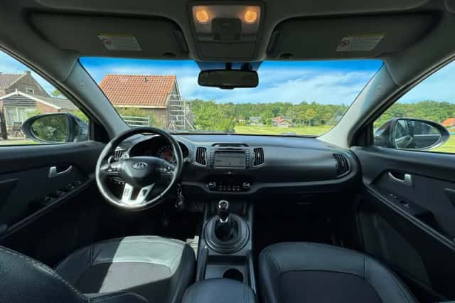 Kia Sportage (2011) thumbnail 15
