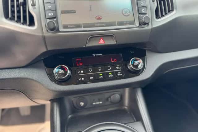 Kia Sportage (2011) thumbnail 18