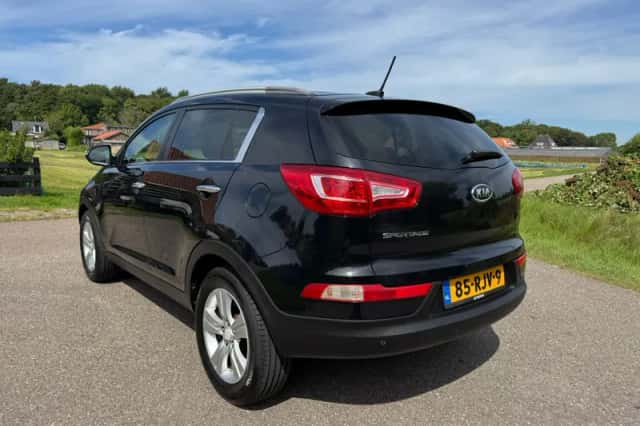 Kia Sportage (2011) thumbnail 4