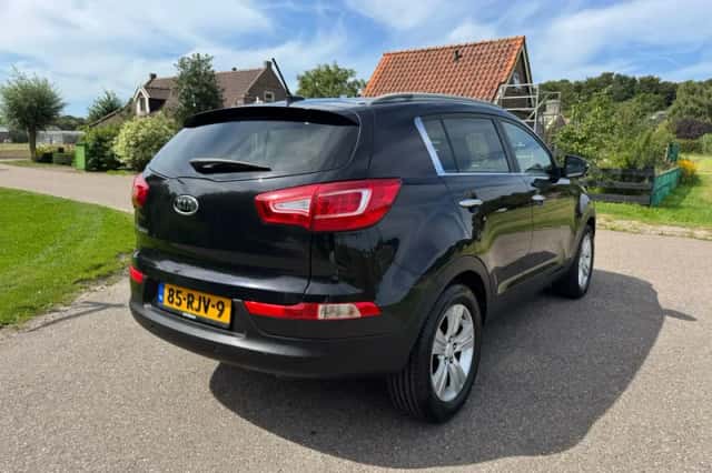 Kia Sportage (2011) thumbnail 6
