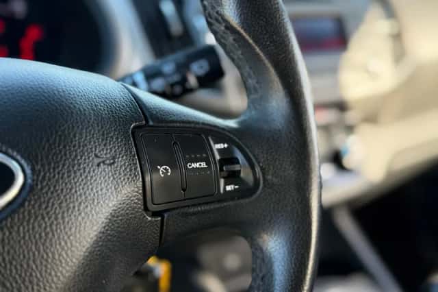 Kia Sportage (2011) thumbnail 17