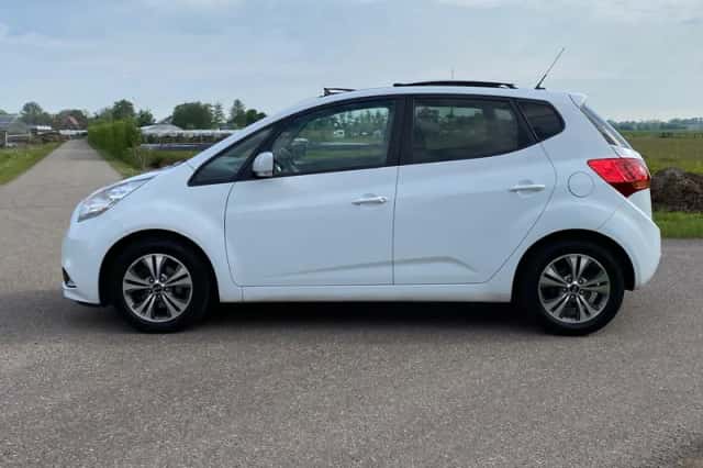 Kia Venga (2017) thumbnail 17