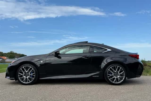 Lexus RC (2016) thumbnail 2