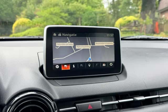 Mazda 2 (2016) thumbnail 5