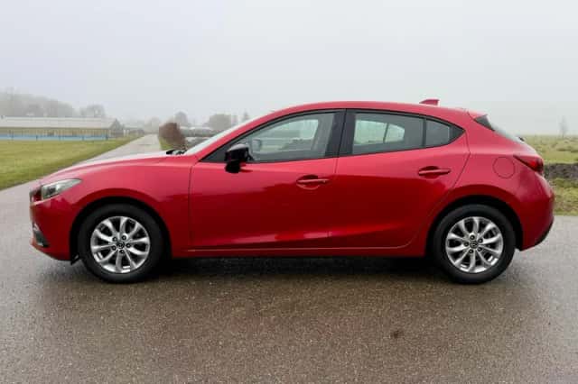 Mazda 3 (2016) thumbnail 12