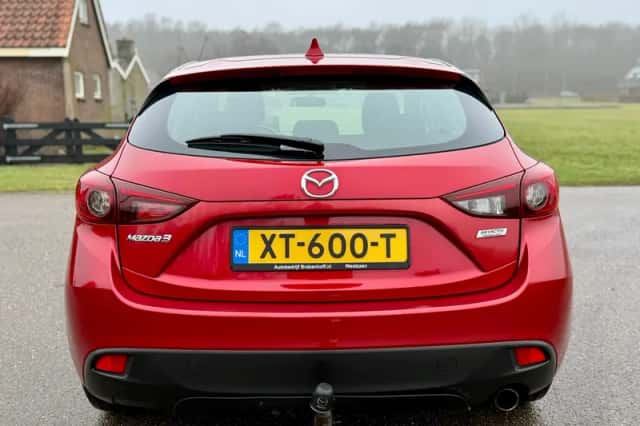 Mazda 3 (2016) thumbnail 15