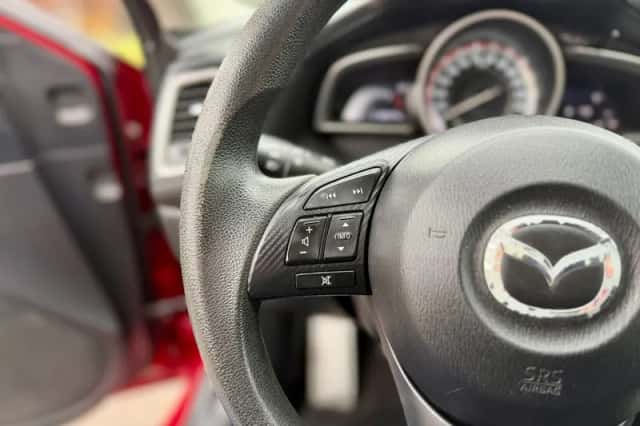 Mazda 3 (2016) thumbnail 17