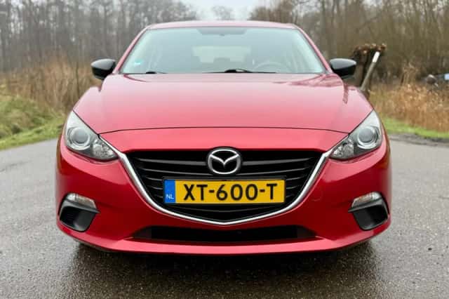 Mazda 3 (2016) thumbnail 3