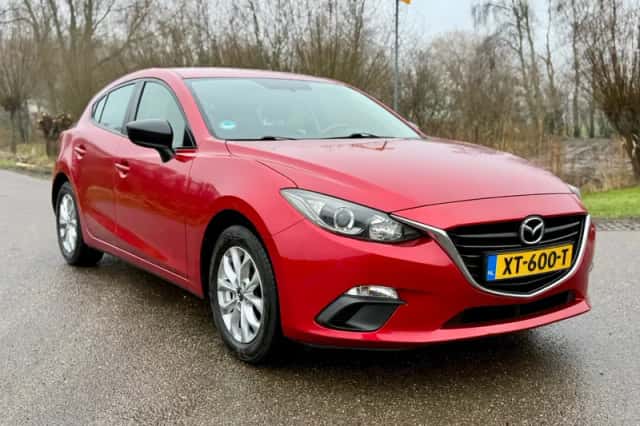 Mazda 3 (2016) thumbnail 5