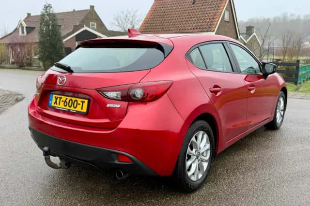 Mazda 3 (2016) thumbnail 9