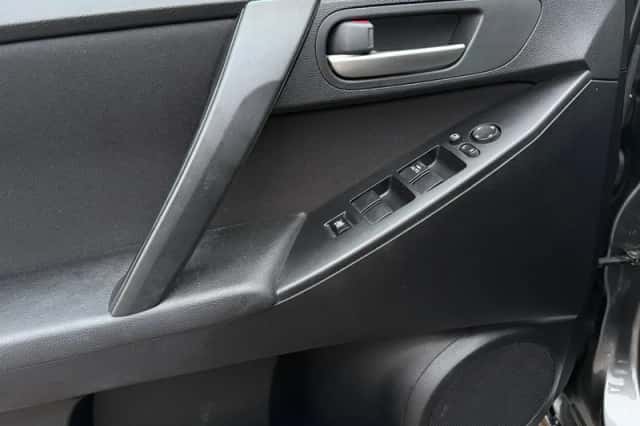 Mazda 3 (2011) thumbnail 15