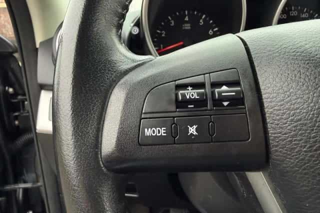 Mazda 3 (2011) thumbnail 16