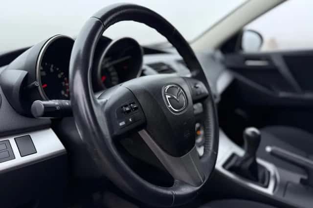 Mazda 3 (2011) thumbnail 17