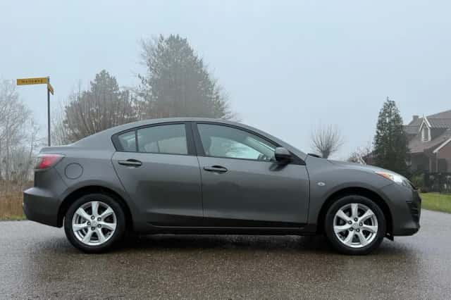 Mazda 3 (2011) thumbnail 30