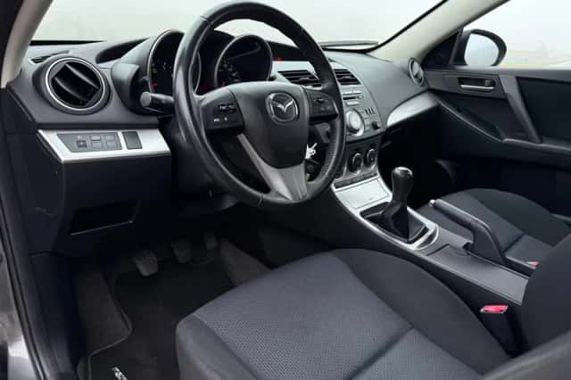 Mazda 3 (2011) thumbnail 4