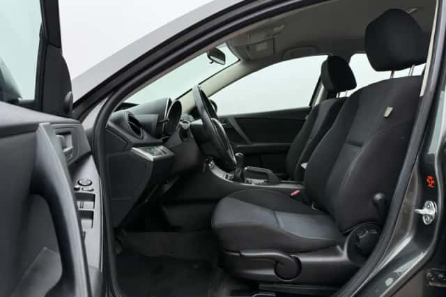 Mazda 3 (2011) thumbnail 6