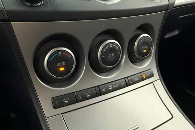 Mazda 3 (2011) thumbnail 7