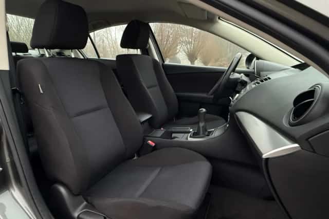 Mazda 3 (2011) thumbnail 10