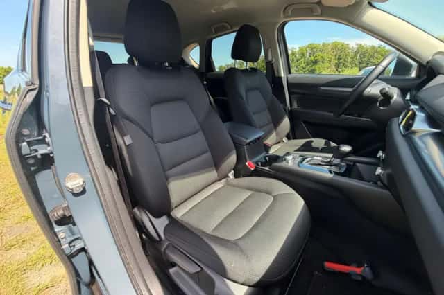 Mazda CX-5 (2022) thumbnail 2