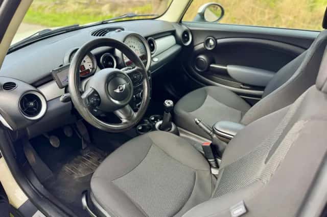 MINI Mini (2011) thumbnail 2
