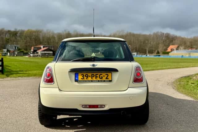 MINI Mini (2011) thumbnail 11