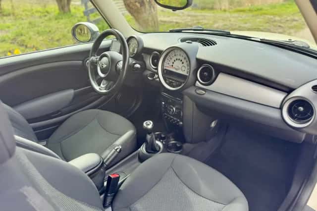 MINI Mini (2011) thumbnail 23
