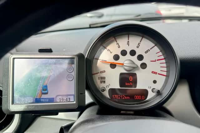 MINI Mini (2011) thumbnail 6