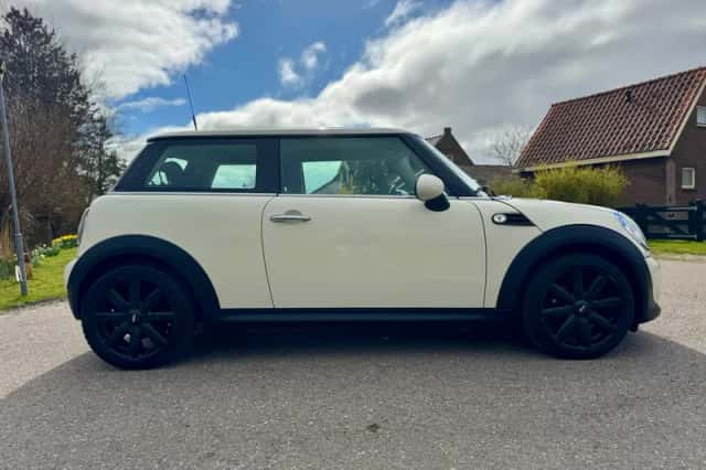 MINI Mini (2011) thumbnail 7
