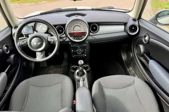 MINI Mini (2011) thumbnail 8