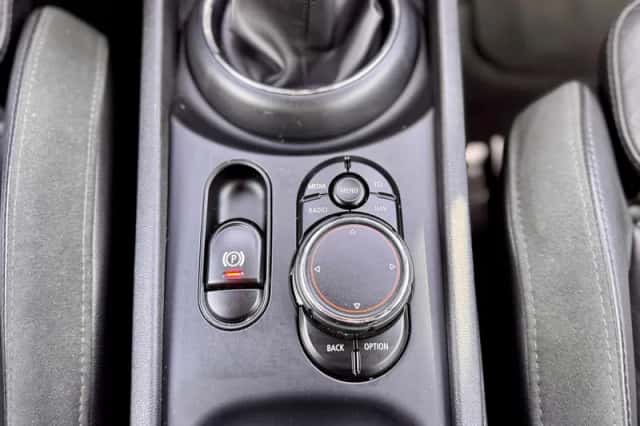 MINI Clubman (2016) thumbnail 29