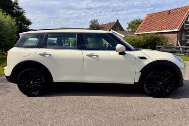 MINI Clubman (2016) thumbnail 7