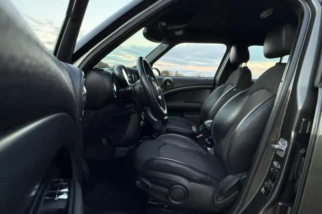 MINI Countryman (2015) thumbnail 6