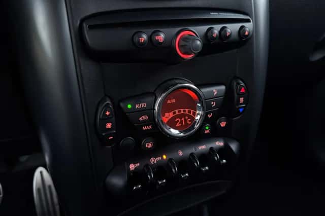 MINI Countryman (2015) thumbnail 7