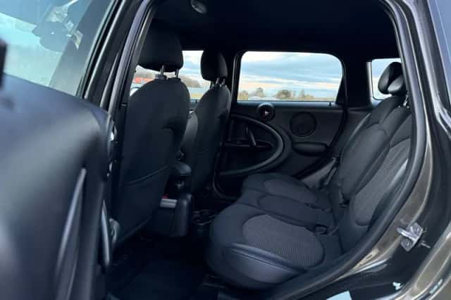 MINI Countryman (2015) thumbnail 8