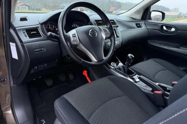 Nissan Pulsar (2015) thumbnail 4