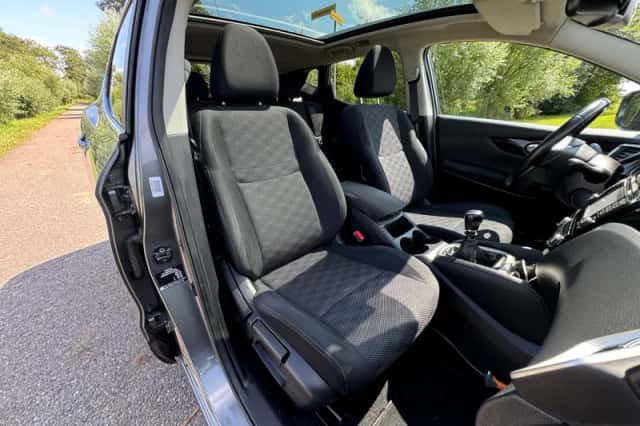 Nissan Qashqai (2017) thumbnail 2