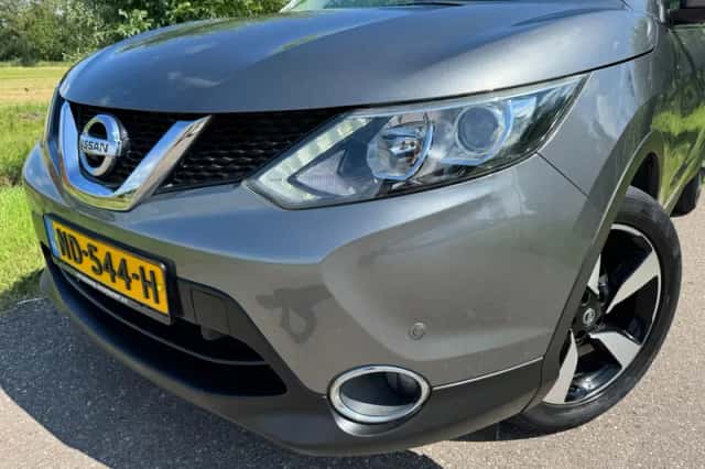 Nissan Qashqai (2017) thumbnail 3