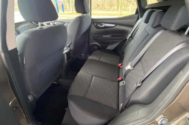 Nissan Qashqai (2015) thumbnail 2
