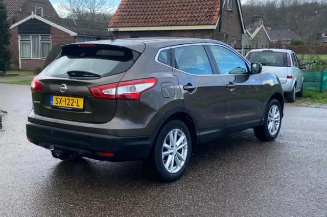 Nissan Qashqai (2015) thumbnail 11