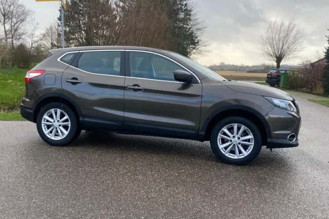 Nissan Qashqai (2015) thumbnail 9
